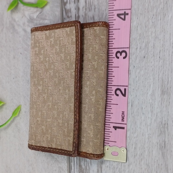 Gucci GG Jacquard Key Case - Picture 9 of 10